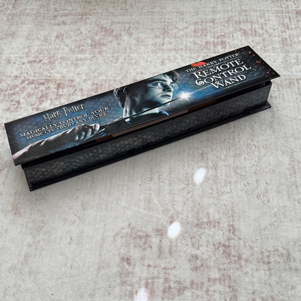 Harry Potter Remote Control Wand - Picture 5 of 5